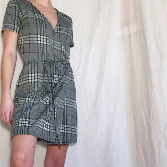 Zara Trafaluc plaid wrap dress - Picture 2 of 5
